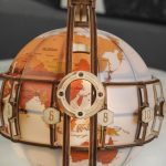 maquette en bois globe lumineux