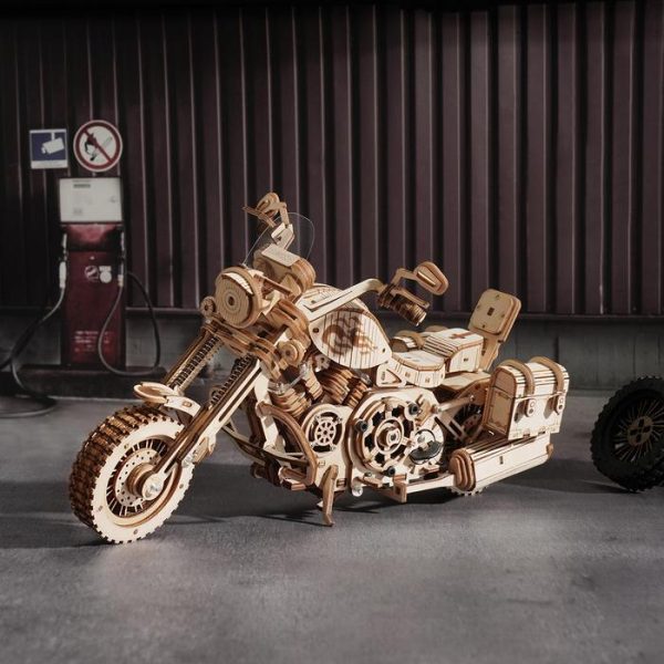 maquette de moto en bois 3D
